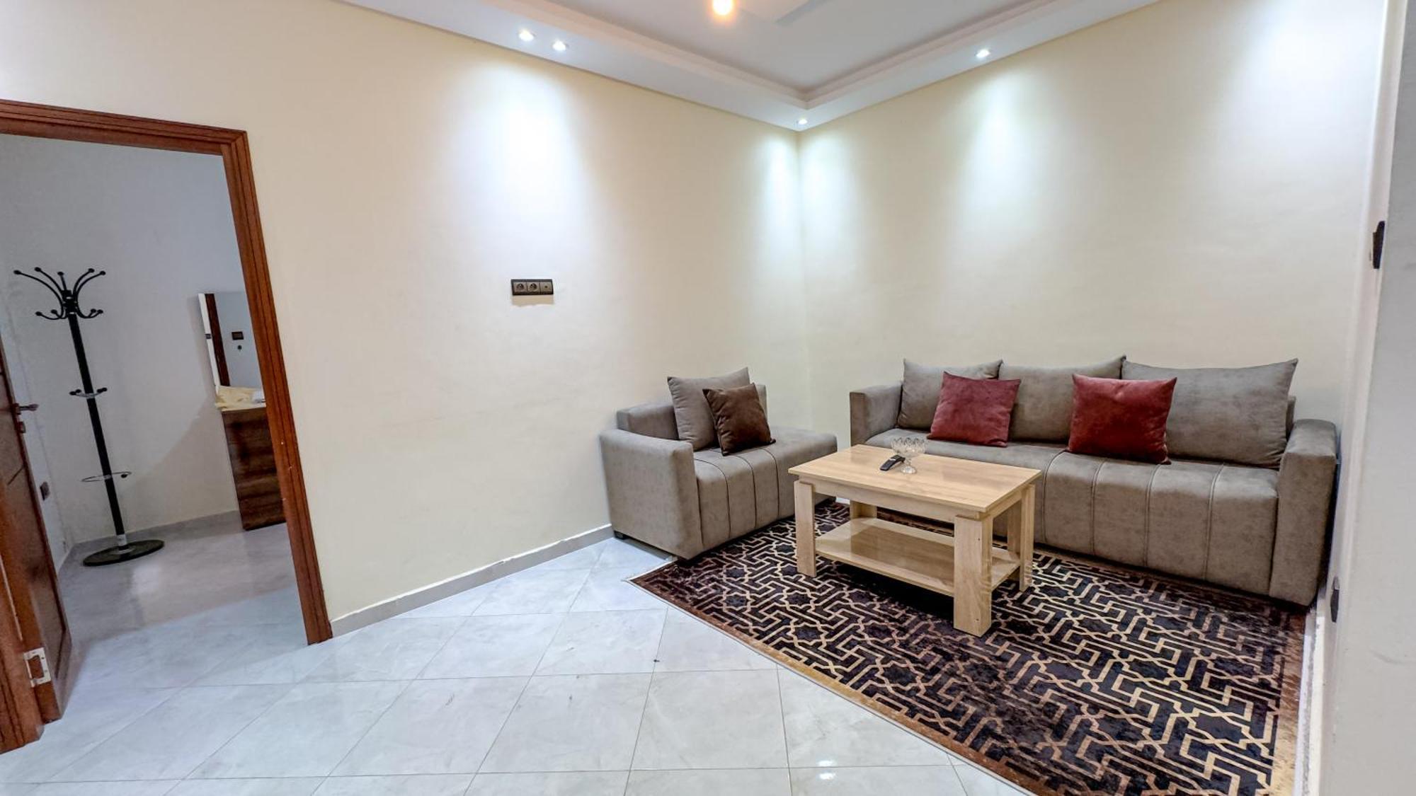 Appartement Spacieux Et Calme A Proximite De La Mer Et La Gare Agdal Rabat Exterior photo